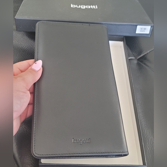 Bugatti - Picture 3 of 7